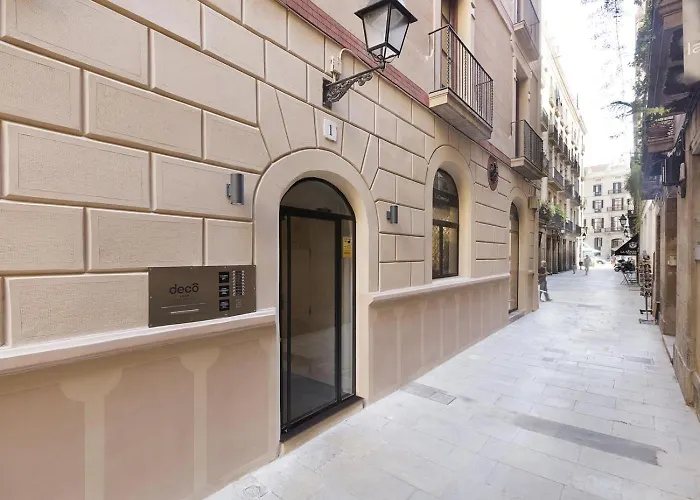 Decô s Barcelona-Born Apt.